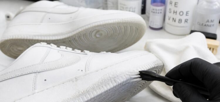 Rénovation de semelle de sneakers : redonnez du blanc à vos chaussures